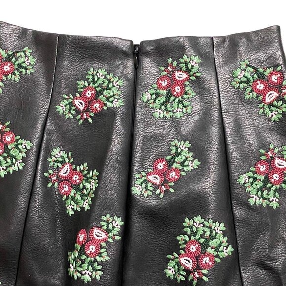 Club Monaco Edvard Embroidered faux leather skirt, size 0, Black - Picture 5 of 7